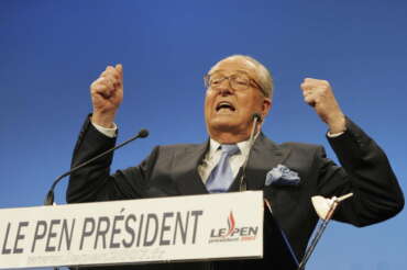 Morto a 96 anni Jean-Marie Le Pen, leader che ha sdoganato l’estrema destra in Francia