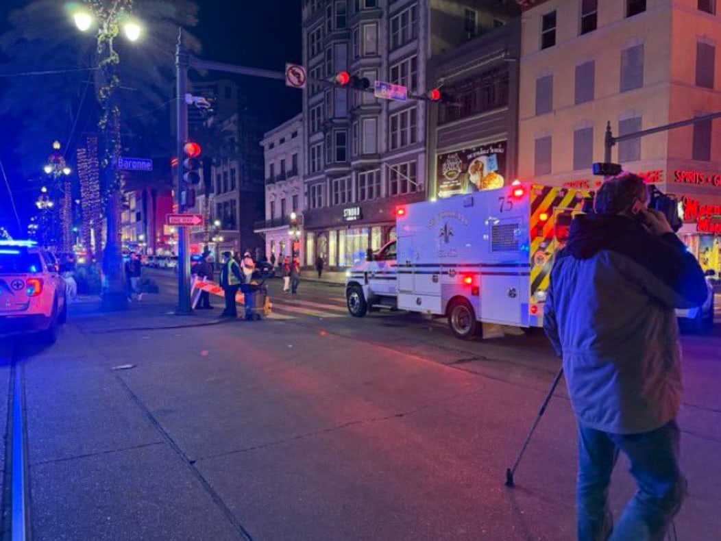 Strage di Capodanno a New Orleans, pick up contro la folla: 10 persone morte e 30 ferite