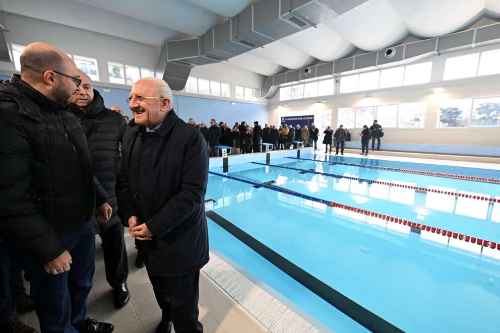 Com’è la piscina dello stadio Collana appena inaugurata a Napoli: le foto