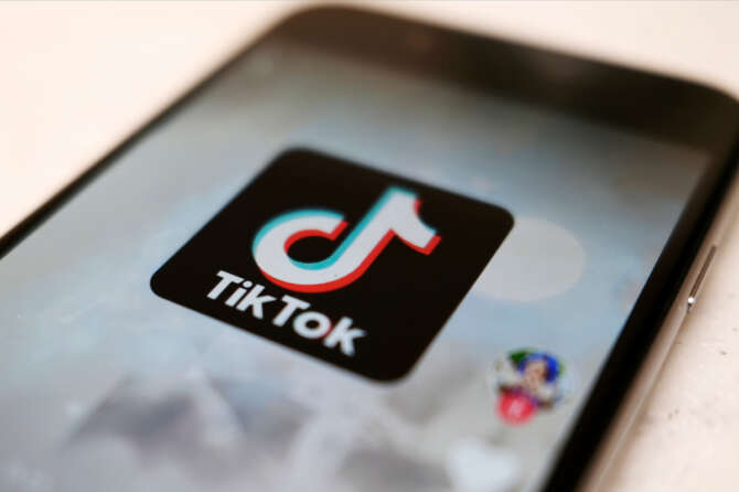 TikTok, accordo per la cessione della divisione Usa del social cinese: ad acquistarlo la “tecnodestra” trumpiana
