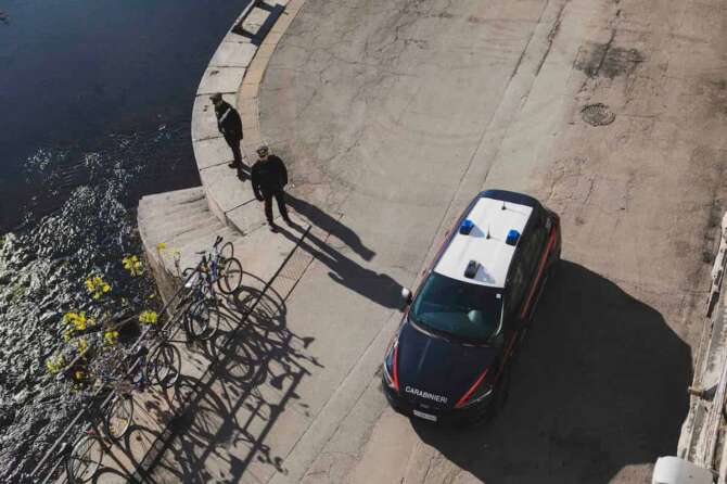 Foto LaPresse 21/01/2023 Torino (Italia) News – Carabinieri effettuano un sopralluogo ai Murazzi del Po in seguito all’incidente avvenuto nella notte del 21 Gennaio davanti al locale The Beach – Nella foto: Un momento del sopralluogo. January 21, 2023 Turin (Italy) – Carabinieri making inspection at Murazzi of Po because of accident happened in front of The Beach club during 21 Gennaio night – In the picture: A moment of the inspection.