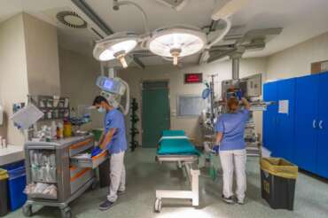 Pochi e sottopagati, contro la fuga degli anestesisti prende il via al Pascale il primo corso in Italia di perfezionamento in onco-anestesia