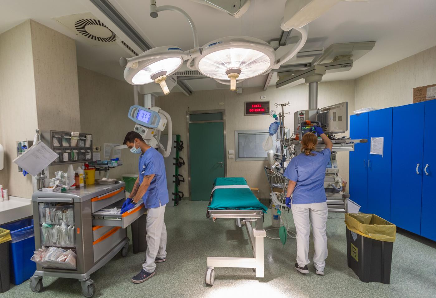 Pochi e sottopagati, contro la fuga degli anestesisti prende il via al Pascale il primo corso in Italia di perfezionamento in onco-anestesia