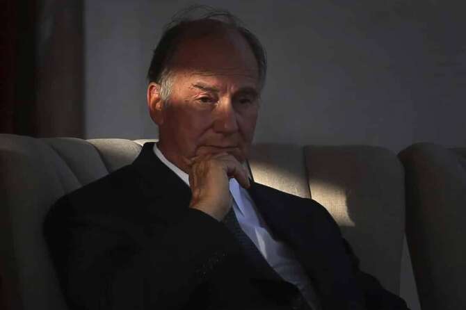 FILE – The Aga Khan, spiritual head of Ismaili Muslims, listens to a speech during the inauguration of the restored 16th century Humayun’s Tomb in New Delhi, India, Sept. 18, 2013. (AP Photo/Manish Swarup, File) Associated Press/LaPresse