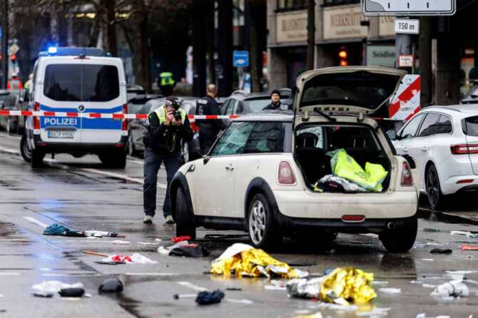 Emergency services attend the scene of an accident after a driver hit a group of people in Munich, Germany, Thursday Feb. 13, 2025. (Matthias Balk/dpa via AP) Associated Press / LaPresse Only italy and Spain