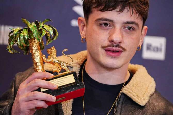 Olly, the winner of the Festival, attend a photocall at 75th edition of the Sanremo Italian Song Festival at the Ariston Theatre in Sanremo, northern Italy – Sunday, February 16, 2025. Entertainment. (Photo by Marco Alpozzi/LaPresse)