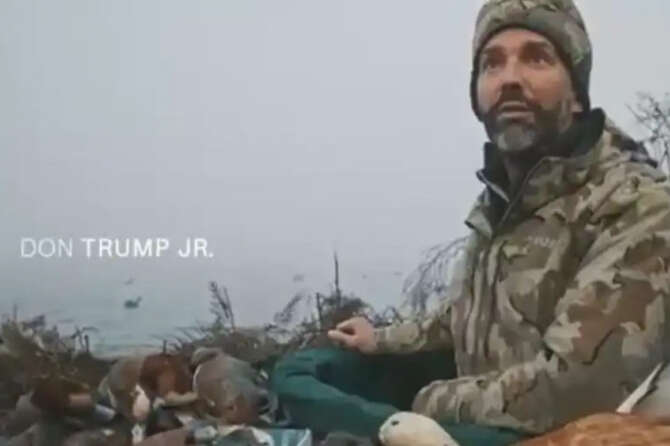 Donald Trump Junior a caccia in laguna a Venezia: “Non poteva sparare, uccise anatre protette”
