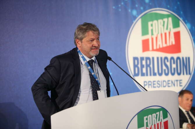 Terremoto in Molise, indagato il governatore Roberti e la moglie: l’inchiesta per corruzione