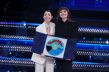 Chi vince Sanremo 2025: la classifica dopo la quarta serata dei duetti e cover