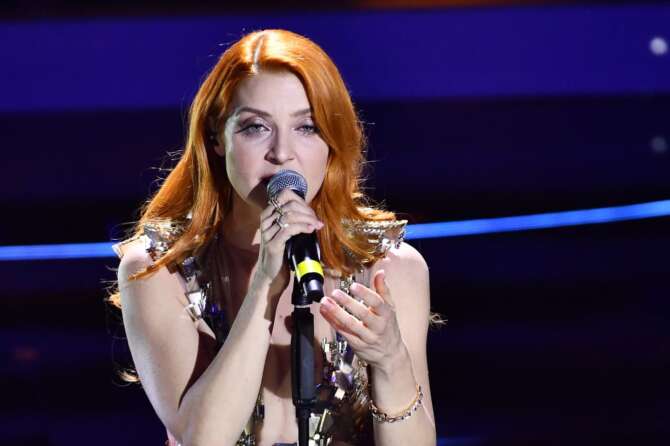 Noemi a Sanremo con ‘Se t’innamori muori’: chi è il marito Gabriele Greco e il duetto con Tony Effe