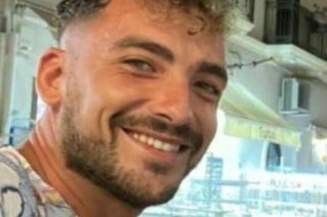 Salvatore Sinagra si è svegliato dal coma dopo il pestaggio a Lanzarote, al padre e al fratello: “Che ci fate qui?”
