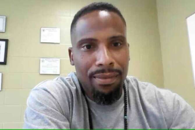 La storia di Jessie Hoffman Jr, condannato a morte e soffocato: in Louisiana torna il boia