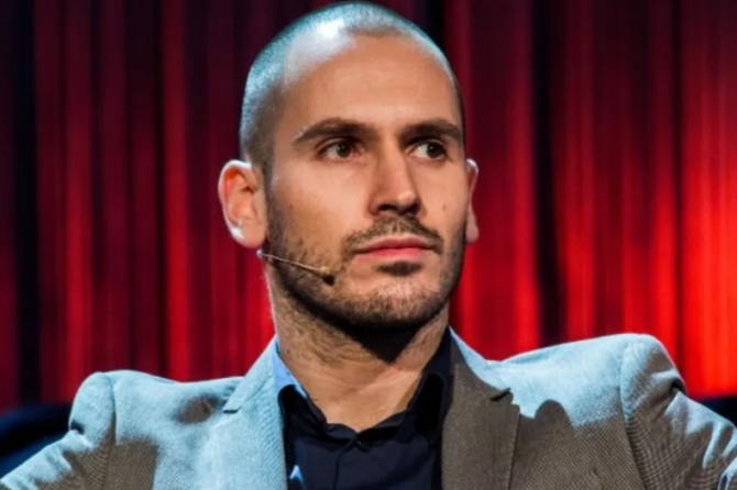 Andrea Sempio, chi è l’indagato per il caso di Garlasco: il rapporto con Chiara Poggi, il movente e cosa fa oggi