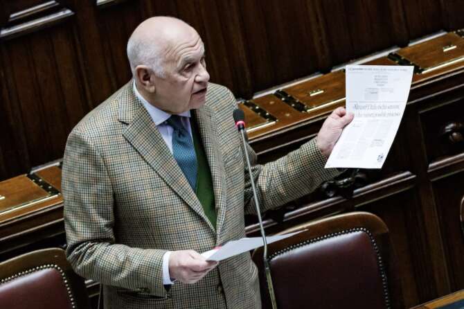 Caso Almasri, la Camera respinge la sfiducia a Nordio: il ministro parla di accuse “da Inquisizione” e attacca la Cpi