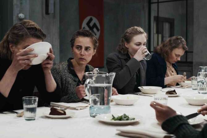 Al cinema ‘Le assaggiatrici’, il film di Silvio Soldini: complici e vittime le donne dimenticate nella tana del Fuhrer