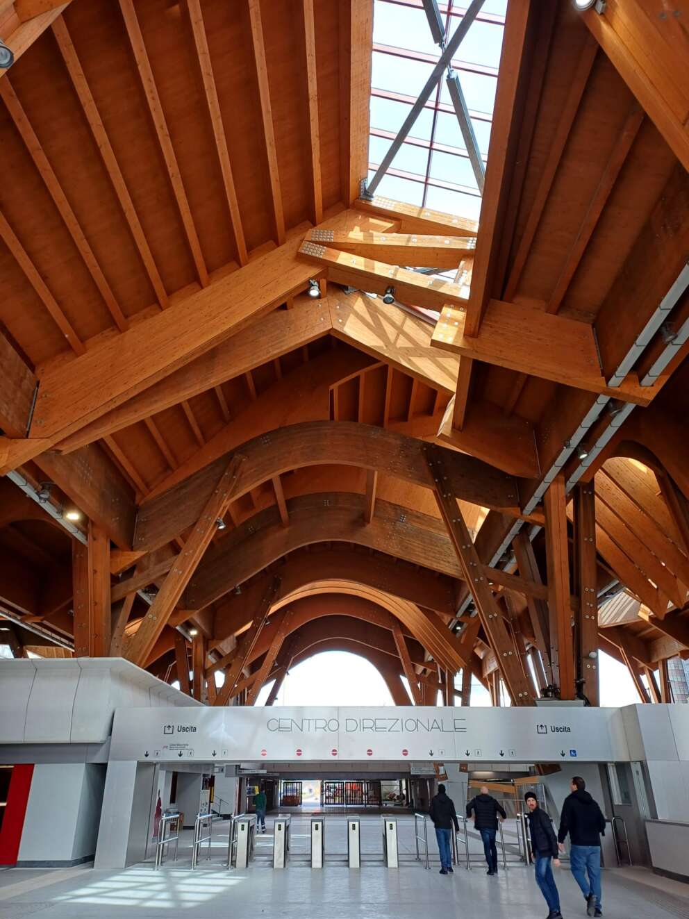 napoli-metro-linea1-centro-direzionale-4