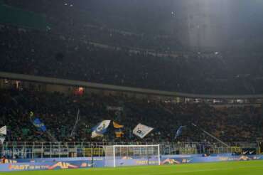 Foto Spada/LaPresse 09 novembre 2022 – Milano , Italia – sport, calcio -Inter vs Bologna – Campionato italiano di calcio Serie A TIM 2022/2023 – Stadio San Siro. Nella foto: la curva Nord November 09, 2022 Milan , Italy – sport, calcio – Inter vs Bologna – Serie A Football Championship 2022/2023 – San Siro Stadium . In the pic: Inter supporters