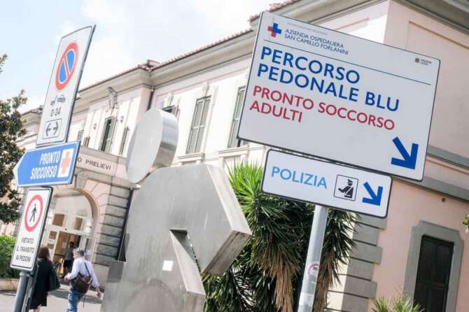 Foto Mauro Scrobogna/LaPresse 04-08-2023 Roma (Italia) Politica – Azienda Ospedaliera San Camillo Forlanini, Inaugurazione Posto di Polizia h24 in Pronto Soccorso – Nella foto: All’ospedale San Camillo Forlanini si inaugura il Posto di Polizia h24 in Pronto Soccorso August 04, Rome (Italy) Politics – San Camillo Forlanini Hospital, Inauguration of the Police Station 24 hours a day in the Emergency Room – In the photo: At the San Camillo Forlanini hospital, the 24-hour Police Station is inaugurated in the Emergency Department