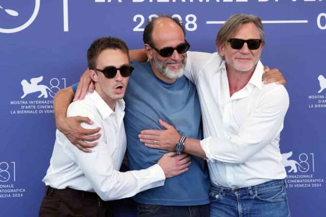 L-R) Lesley Manville, Drew Starkey, Luca Guadagnino, Daniel Craig, Jason Schwartzman and Omar Apollo attends the photocall of the movie ‘Queer’ at the 81st Venice International Film Festival on September 03, 2024 in Venice, Italy.(Photo by Gian Mattia D’Alberto/LaPresse)