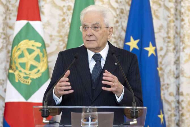 Roma – Il Presidente Sergio Mattarella rivolge il suo indirizzo di saluto in occasione dell’incontro con con il Capo della Polizia – Direttore generale della pubblica sicurezza, unitamente ad una rappresentanza della Polizia di Stato, in occasione del 173° anniversario della sua costituzione, oggi 11 aprile 2025 (Foto di Paolo Giandotti – Ufficio per la Stampa e la Comunicazione della Presidenza della Repubblica)