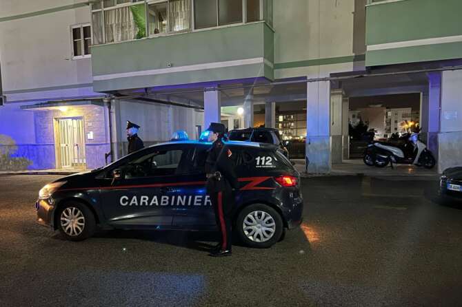 Torre Annunziata, 91enne prende a martellate la moglie e si toglie la vita: la donna è grave