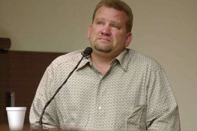 Pena di morte: il bersaglio, gli spari, il sangue: così hanno fucilato Brad Sigmon negli USA