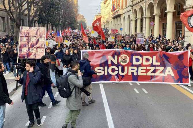Vietato protestare in carcere: così il governo Meloni abolisce la Costituzione in cella