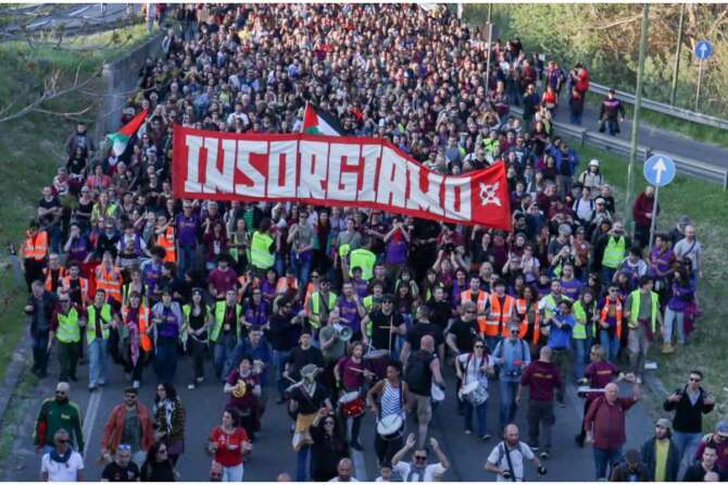 Foto da Facebook/ Collettivo Di Fabbrica – Lavoratori Gkn Firenze