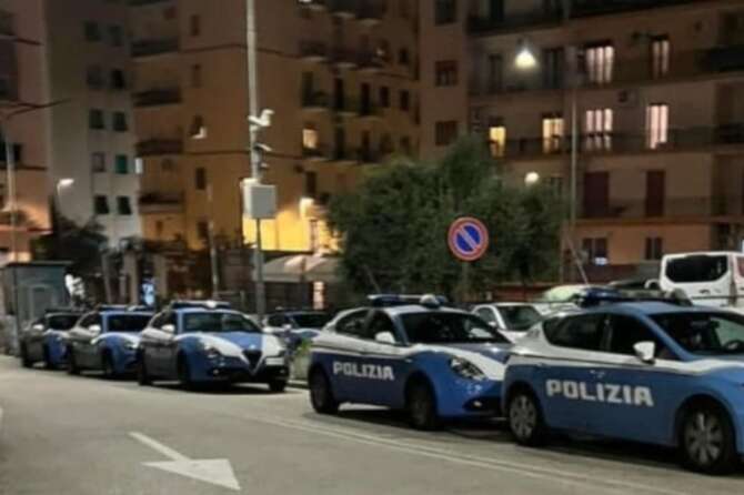 Via Crucis col botto a Napoli, spari tra i fedeli nel quartiere San Giovanni