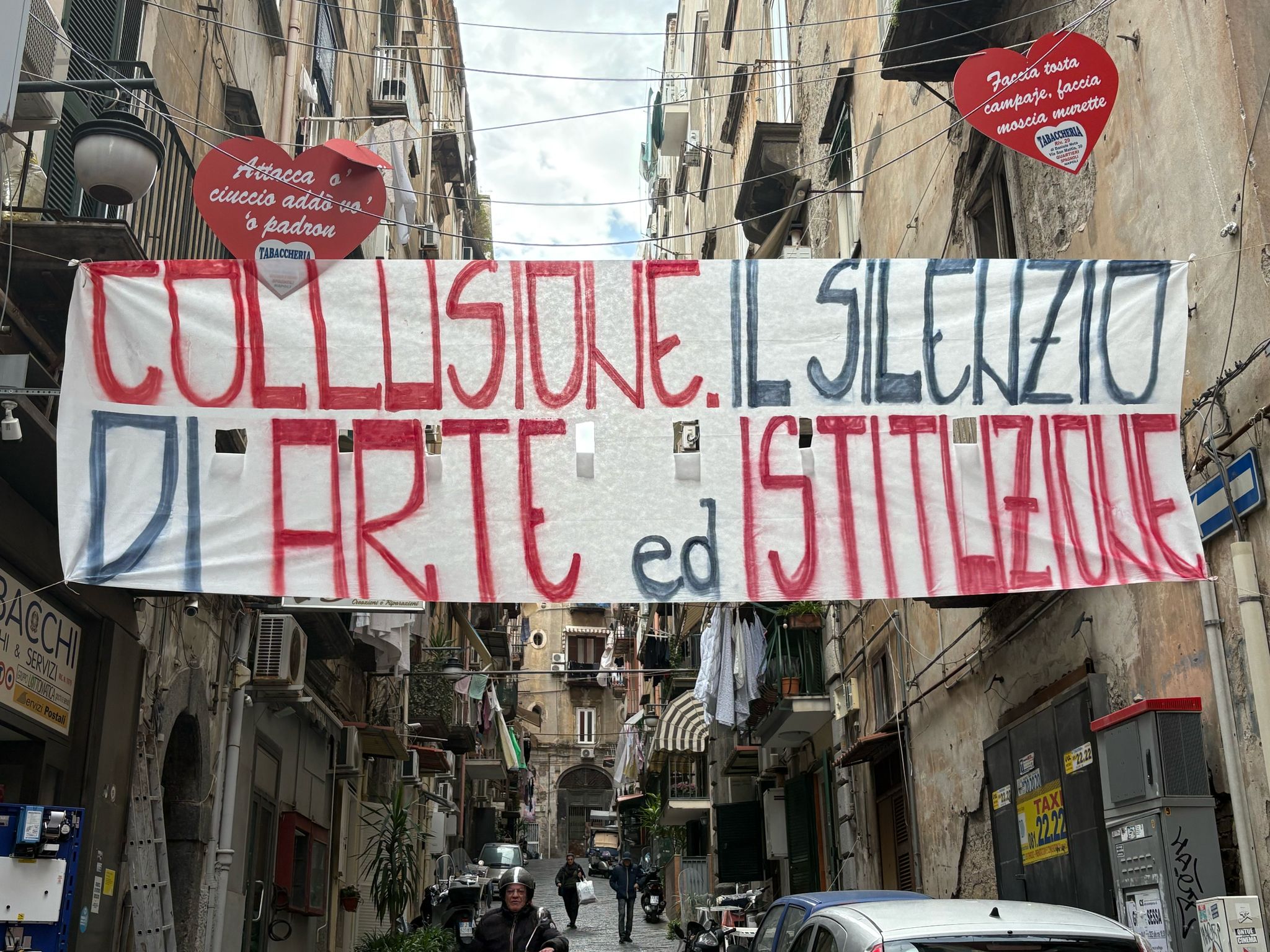 "Collusi!", ai Quartieri Spagnoli di Napoli l'attacco contro istituzioni e vip dello spettacolo: "Silenti con Gomorra"