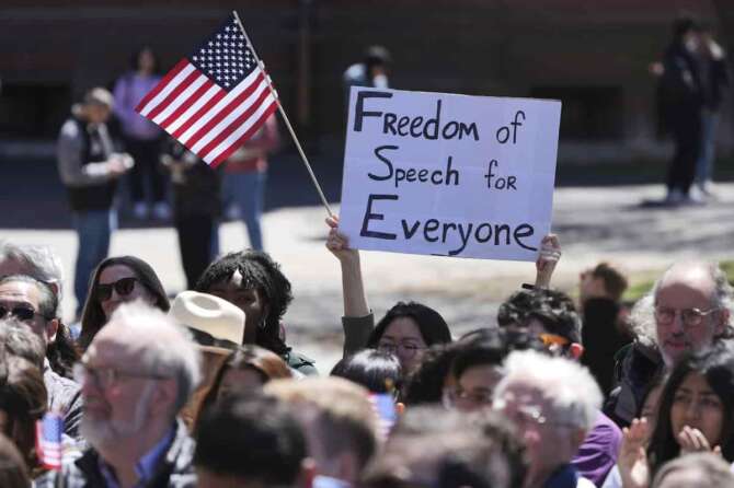 Students, faculty and members of the Harvard University community rally, Thursday, April 17, 2025, in Cambridge, Mass. (AP Photo/Charles Krupa) Associated Press / LaPresse Only italy and spain