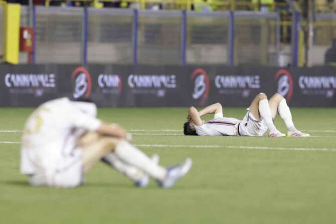 Sampdoria players disappointment during the Serie B football match between SS Juve Stabia and Sampdoria Stadio Romeo Menti, Castellammare di Stabia, Italia, south Italy – Tuesday, May 13 , 2025. Sport – Soccer . (Photo by Alessandro Garofalo/Lapresse)