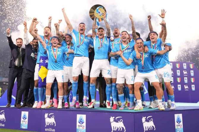 Napoli players celebrate winning their fourth Scudetto after the Serie A EniLive football match between Napoli and Cagliari at the Diego Armando Maradona stadium in Naples, Italy – Friday 23 May 2025 – Sport Soccer ( Photo by Alfredo Falcone/LaPresse )