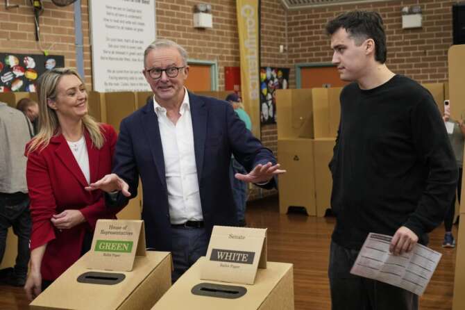 Australia, alle elezioni vincono i laburisti del premier Albanese: rimonta “canadese” e altro schiaffo a Trump