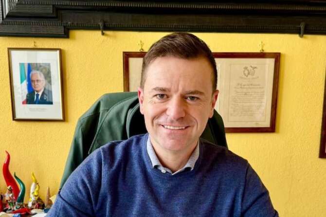 Arrestato il sindaco di Sorrento Massimo Coppola: “Preso in flagranza ad intascare mazzette”