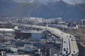Foto Lorenzo Zambello/LaPresse 23-02-2022 Bolzano – Italia Cronaca Autostrada del Brennero A22 Traffico Inquinamento Camion Autovetture Trasporti Attraversamento Citta Bolzano Mercoledi 23 Febbraio 2022
