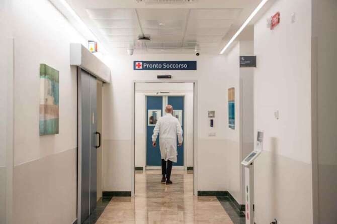 Inaugurato il Pronto Soccorso dell ‘Ospedale Gemelli Isola e la Culla per la Vita. Nella foto l’interno del pronto soccorso appena inaugurato. Mercoledì 19 Marzo, 2025 (foto Valentina Stefanelli / LaPresse) The Emergency Room of Gemelli Isola Hospital and the Cradle for Life were inaugurated. In the photo, the interior of the newly inaugurated emergency room. Wednesday, March 19, 2025 (photo Valentina Stefanelli / LaPresse)