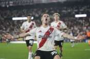 Franco Mastantuono of Argentina’s River Plate celebrates after scoring from the penalty spot his side’s third goal against Ecuador’s Independiente del Valle during a Copa Libertadores Group B soccer match at the Monumental stadium in Buenos Aires , Argentina, Thursday, May 15, 2025. (AP Photo/Gustavo Garello)