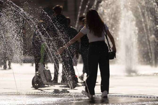 I cittadini di Torino si godono una giornata dalle temperature estive a Torino, Italia – Cronaca – Sabato 5 aprile 2025 – Matteo Secci/ LaPresse Turin citizens enjoy a day of summer temperatures in Turin. Turin, Italy – Saturday 5th April 2025 – Matteo Secci / LaPresse