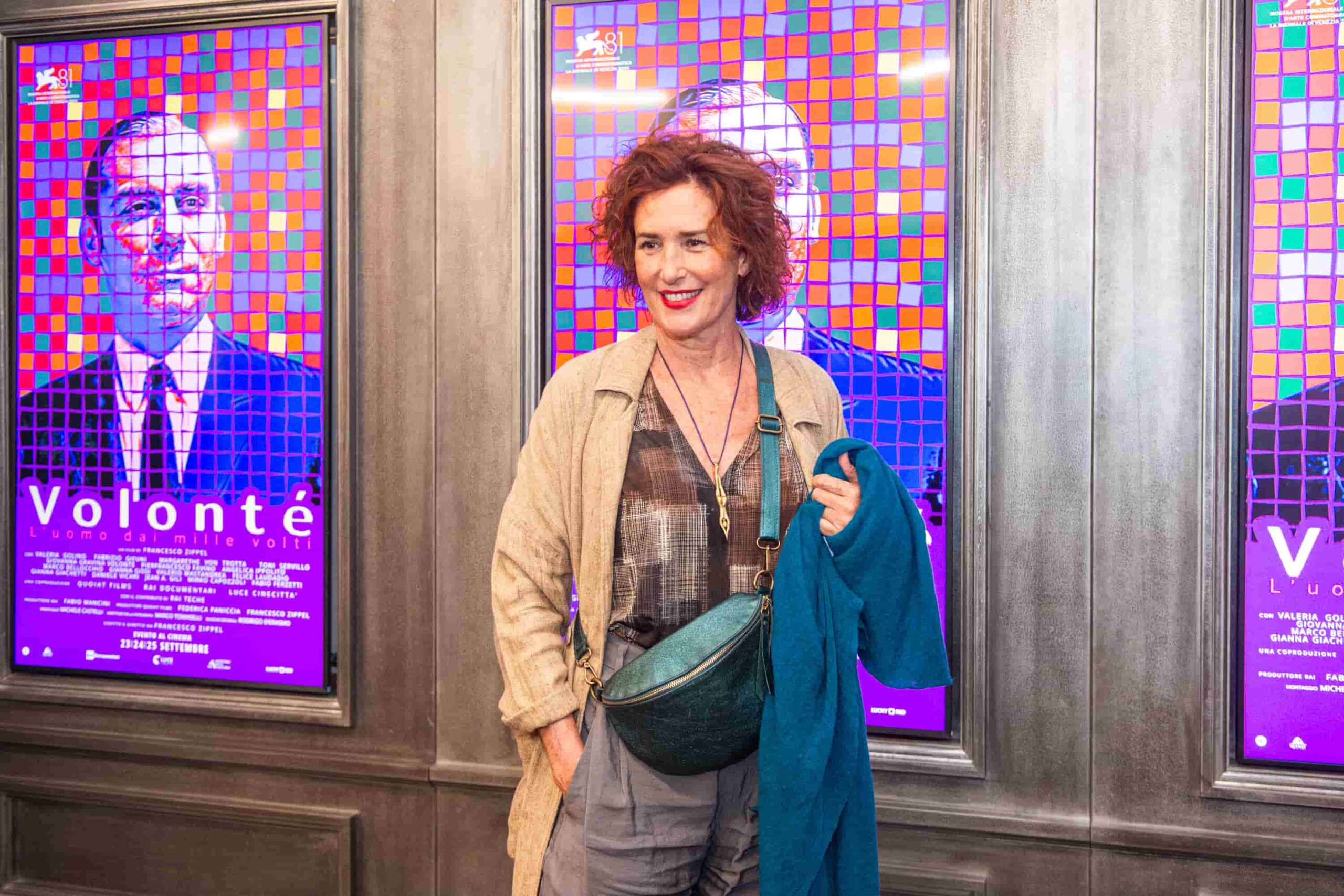 L'attrice Lucrezia Lante della Rovere a Belve: le origini nobili e il rapporto con la madre Marina Ripa di Meana. Le figlie, le relazioni con Giovanni Malagò e Luca Barbareschi e la scomparsa del compagno Emiliano Liuzzi