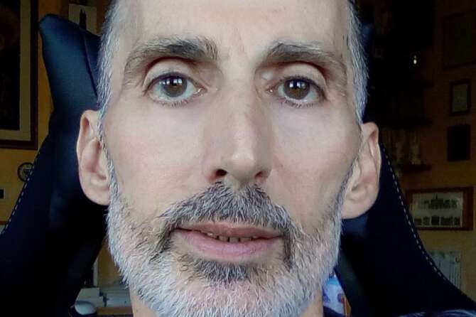 Fonte profilo Facebook