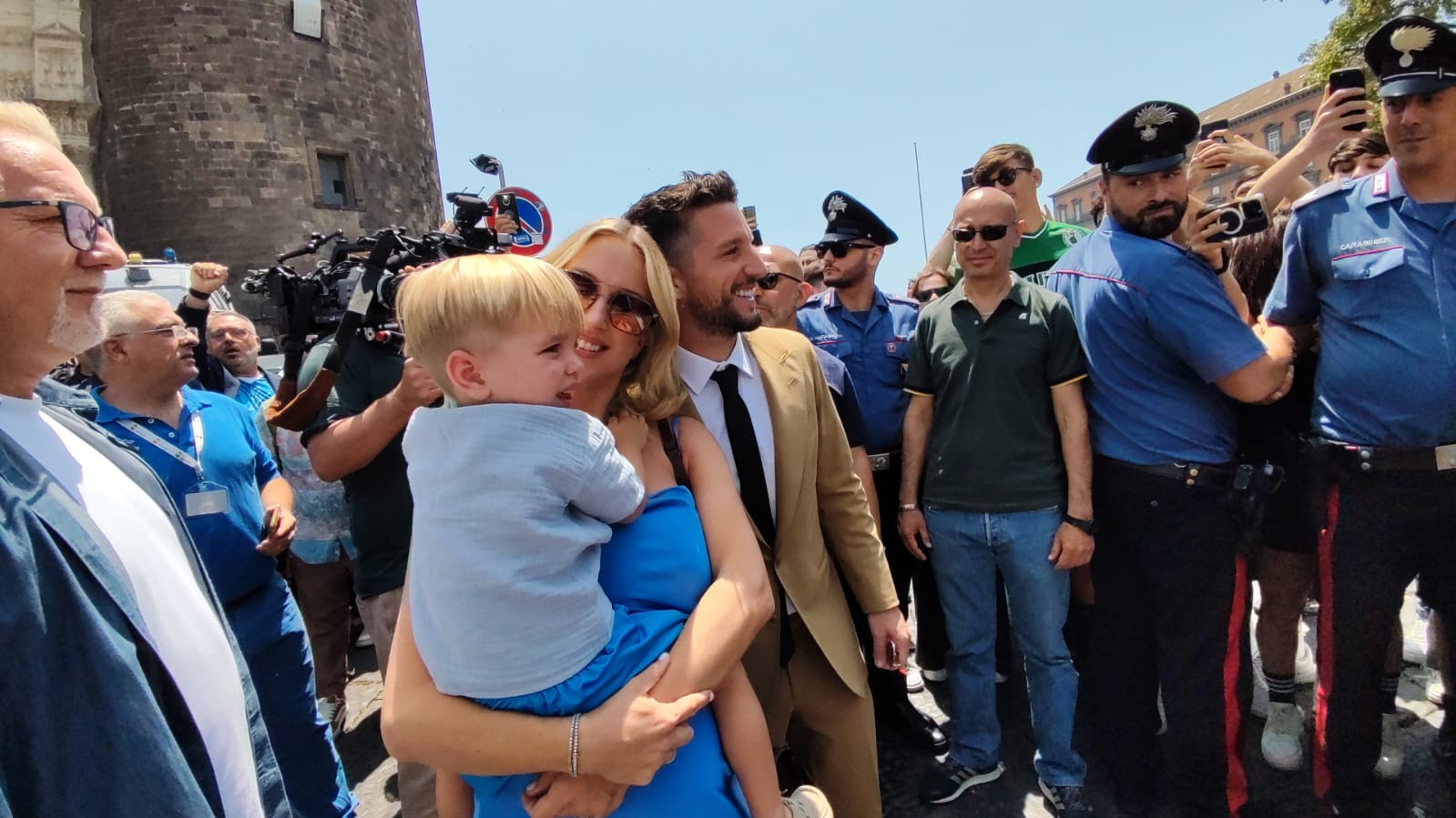 Il gol più bello di Dries Mertens, il bomber è cittadino onorario di Napoli: il grazie alla città e alla sua famiglia