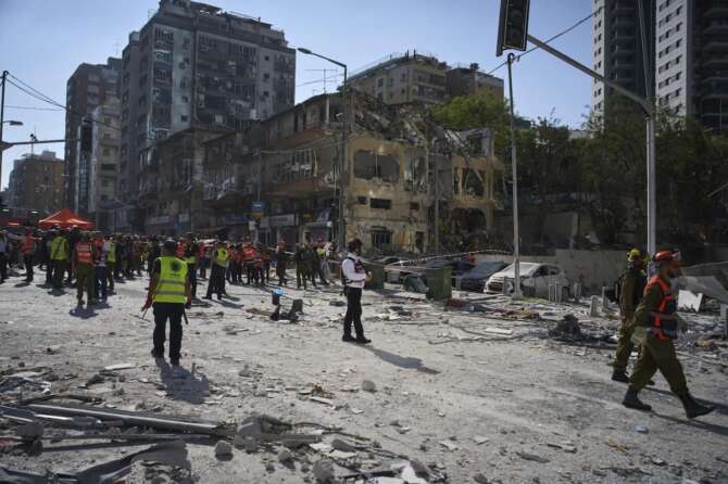 Guerra Iran-Israele, Teheran ‘buca’ di nuovo le difese dello Stato ebraico a Be’er Shiva: il vertice di Ginevra parte male