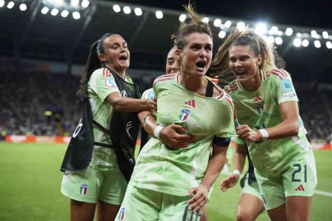 Italy’s Cristiana Girelli, center, celebrates after scoring her side’s second goal during the Women’s Euro 2025 quarterfinals soccer match between Norway and Italy at Stade de Geneve in Geneva, Switzerland, Wednesday, July 16, 2025. (AP Photo/Alessandra Tarantino) Associated Press/LaPresse