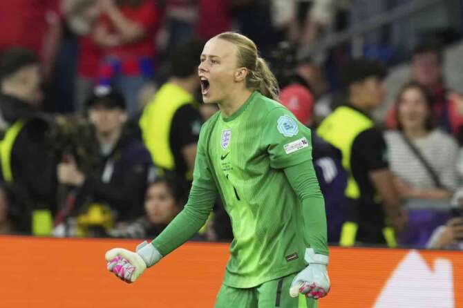 England goalkeeper Hannah Hampton reacts after a save during a penalty shootout at the end of the Women’s Euro 2025 final soccer match between England and Spain at St. Jakob-Park in Basel, Switzerland, Sunday, July 27, 2025. (AP Photo/Alessandra Tarantino) Associated Press /LaPresse Only italy and spain