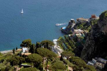 MAY 2008, ROME: AMALFI COAST. IN THE PICTURE THE LANDSCAPE WITH THE SARACENA TOWER OF AMALFI FROM THE TERRACE OF INFINITY IN VILLA CIMBRONE IN RAVELLO. © PIERGIORGIO PIRRONE / MARGOPHOTO / Lapresse *** Local Caption *** 00564154