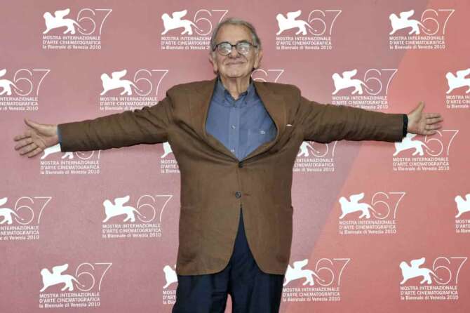 Gian Mattia D’Alberto / lapresse 10-09-2010 Venezia spettacolo 67ma Mostra Internazionale del cinema di Venezia photocall L’Ultimo Gattopardo nella foto: Enrico Lucherini Gian Mattia D’Alberto / lapresse 09-09-2010 Venice 67th Venice Film Festival L’Ultimo Gattopardo photocall in the photo: Enrico Lucherini