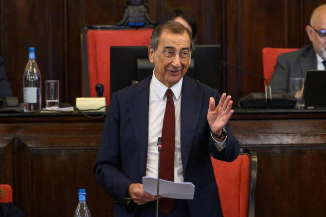 Inchiesta urbanistica a Milano, Sala non lascia: “Mie mani pulite, vado avanti”, si dimette l’assessore Tancredi