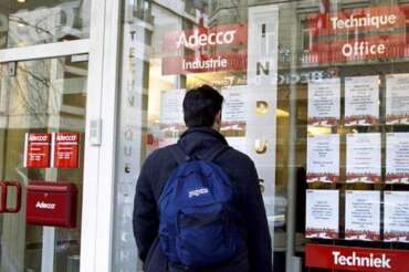 Destra pro-precarietà, blitz sui contratti degli interinali al Senato: termine per l’assunzione esteso a 4 anni