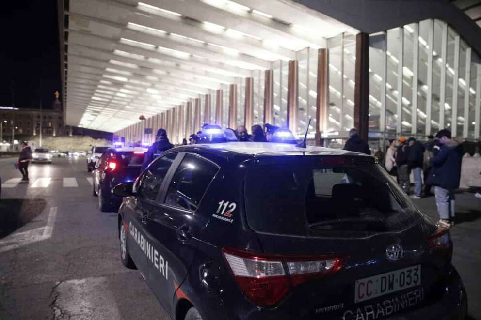 Foto Cecilia Fabiano /LaPresse 12-01- 2023 Roma, Italia – Cronaca – Operazione straordinaria di controllo a tutela della sicurezza prevista nel piano per la sicurezza delle tre città metropolitane definito a seguito della riunione del ministro Piantedosi con i sindaci Gualtieri, Sala e Manfredi – Nella Foto : Stazione Termini January 12, 2023 Rome Italy – Special police control on territory organixìzed by the Internal Ministry In the Photo : Police an Carabinieri at Termini station